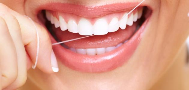 60530ebac374a جديد فوائد تنظيف الأسنان بالخيط