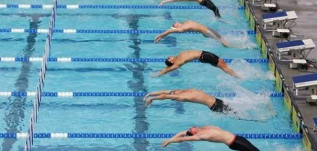 صورة موضوع عن رياضة السباحة