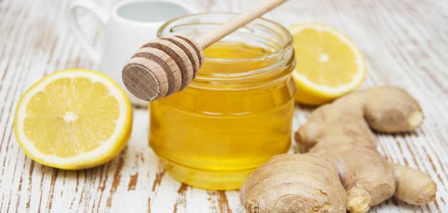 صورة فوائد وضع مزيج العسل والزنجبيل على السرة