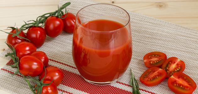 صورة فوائد شرب عصير الطماطم للبشرة
