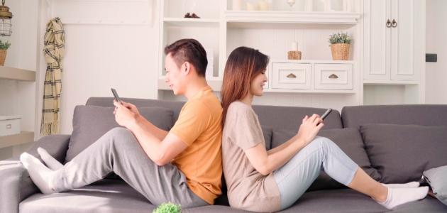 أثر الإنترنت على الفرد والمجتمع أثر الإنترنت على الفرد والمجتمع