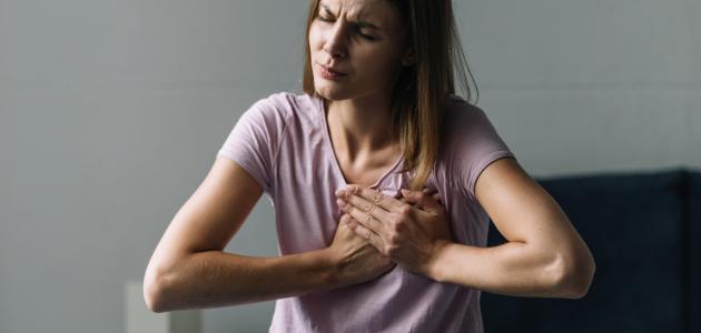 أسباب احمرار الثدي أسباب احمرار الثدي