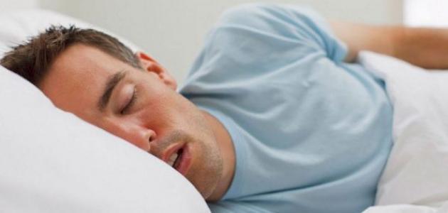 أسباب فتح الفم أثناء النوم أسباب فتح الفم أثناء النوم