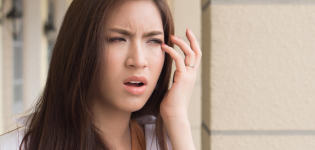 أسباب نبض العين