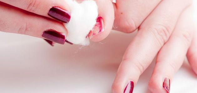 أسهل طريقة لإزالة المناكير أسهل طريقة لإزالة المناكير