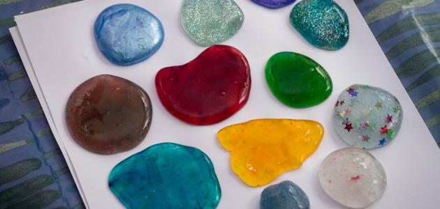 أسهل طريقة لعمل السلايم بدون غراء أسهل طريقة لعمل السلايم بدون غراء