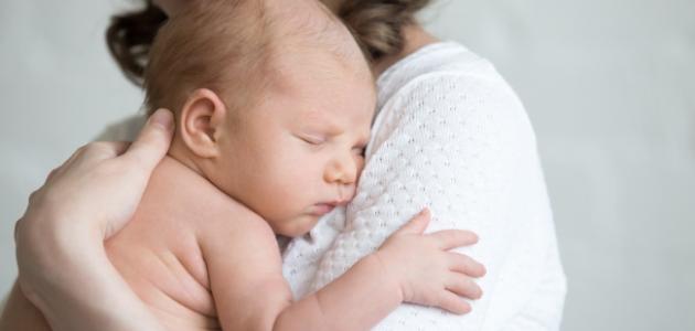 أضرار رضاعة الطفل وهو نائم أضرار رضاعة الطفل وهو نائم