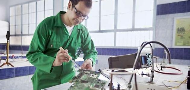 أهمية العمل في حياة الفرد والمجتمع أهمية العمل في حياة الفرد والمجتمع