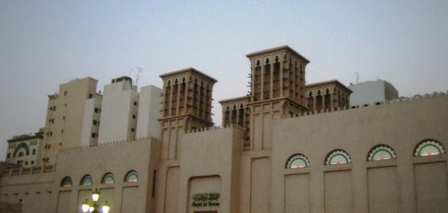 أين تقع الشارقة أين تقع الشارقة