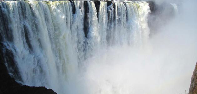 أين تقع شلالات فيكتوريا أين تقع شلالات فيكتوريا