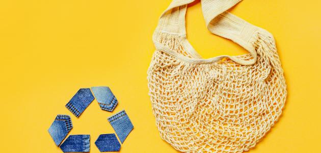 إعادة تدوير الملابس القديمة