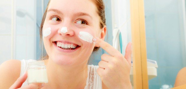 العناية بالبشرة الدهنية وحب الشباب العناية بالبشرة الدهنية وحب الشباب