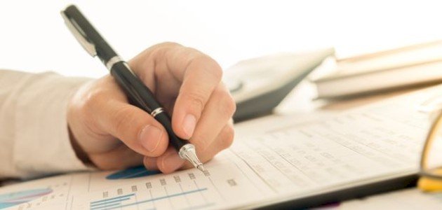 الفرق بين الاقتصاد الكلي والجزئي