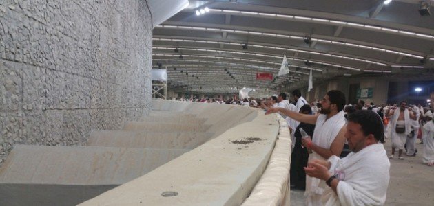 الفرق بين جمرة العقبة والجمرات الثلاث الفرق بين جمرة العقبة والجمرات الثلاث