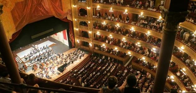 تعريف المسرحية وعناصرها تعريف المسرحية وعناصرها