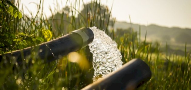 تفسير الماء الدافق في المنام تفسير الماء الدافق في المنام