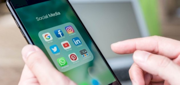 سلبيات وسائل التواصل الاجتماعي