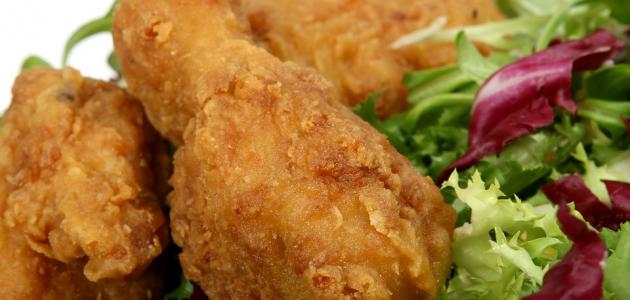 طريقة أفخاذ الدجاج المقلية طريقة أفخاذ الدجاج المقلية