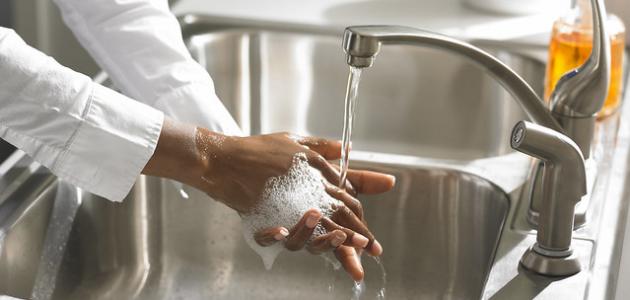 طريقة إزالة آثار الصبغة من اليد