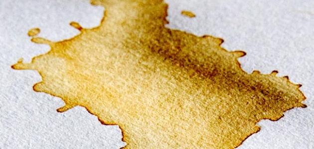 طريقة إزالة بقع الشاي من الملابس طريقة إزالة بقع الشاي من الملابس