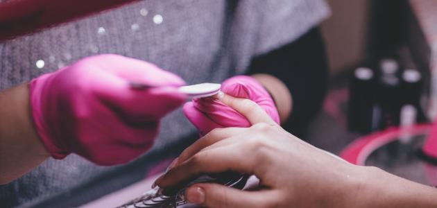 طريقة برد الأظافر طريقة برد الأظافر