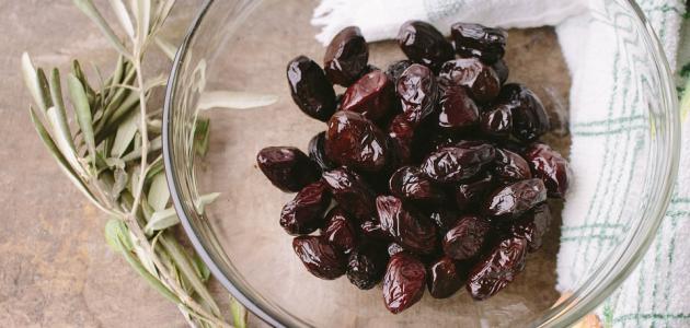 طريقة تخليل الزيتون الأسود