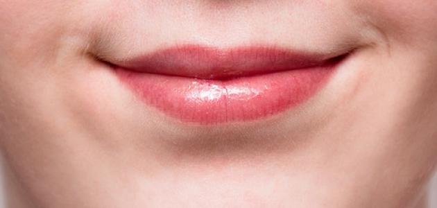 طريقة جعل الشفاه حمراء طبيعياً طريقة جعل الشفاه حمراء طبيعياً