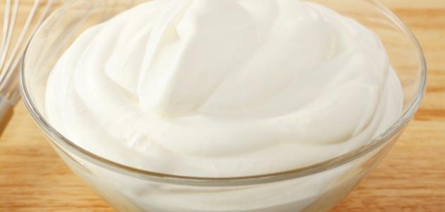 طريقة صنع الكريمة المخفوقة طريقة صنع الكريمة المخفوقة