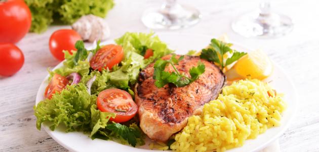 طريقة طبخ السمك مع الرز طريقة طبخ السمك مع الرز