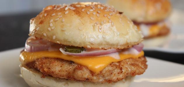 طريقة عمل برغر الدجاج الجاهز طريقة عمل برغر الدجاج الجاهز