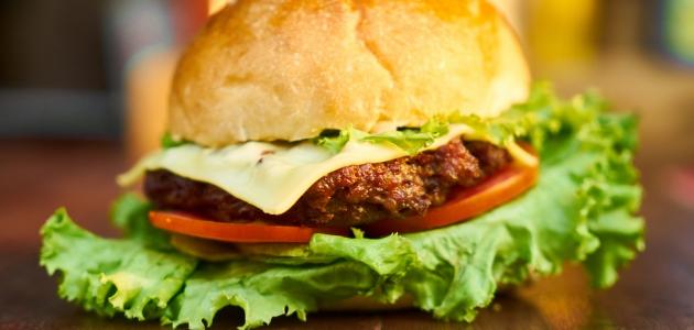 طريقة عمل برغر لحم في البيت