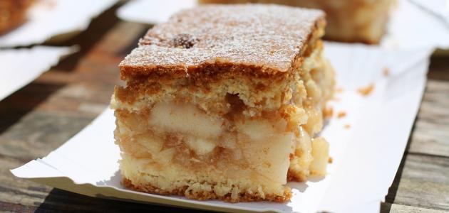 طريقة عمل كيكة تفاح سهلة