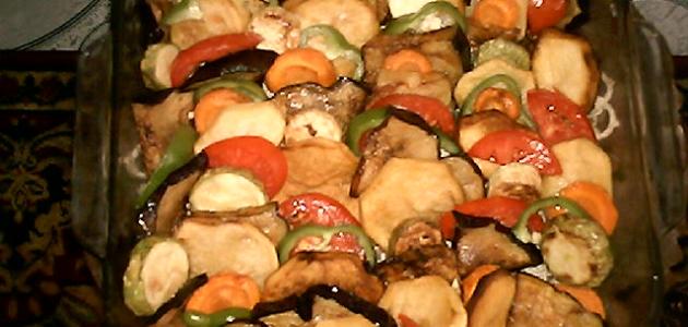 طريقة عمل مسقعة الباذنجان والبطاطا طريقة عمل مسقعة الباذنجان والبطاطا