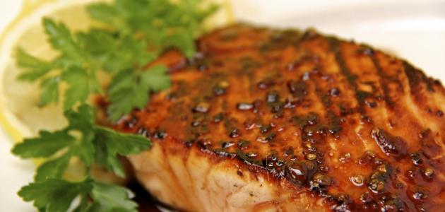 طريقة قلي سمك السلمون طريقة قلي سمك السلمون