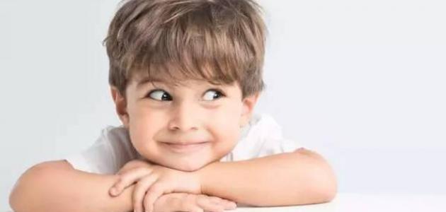 علامات الذكاء عند الأطفال بعمر السنتين علامات الذكاء عند الأطفال بعمر السنتين