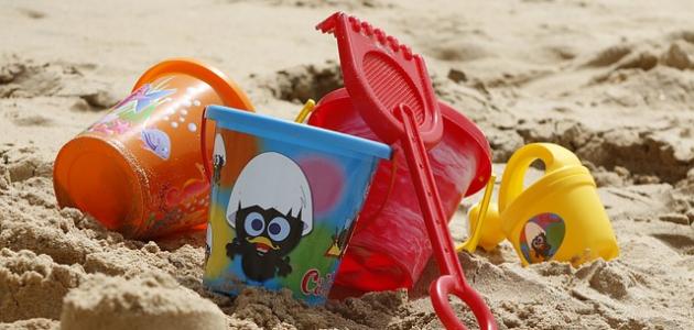 فوائد اللعب بالرمل للطفل فوائد اللعب بالرمل للطفل