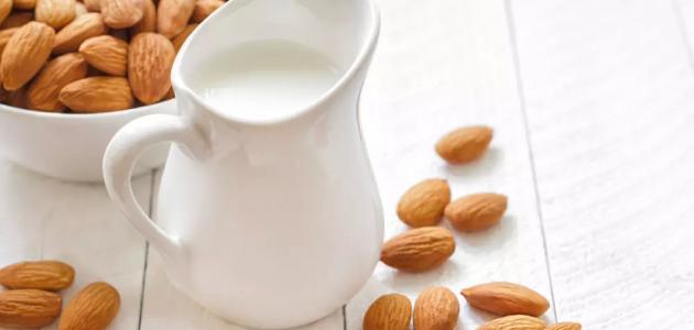 فوائد حليب اللوز للبشرة فوائد حليب اللوز للبشرة