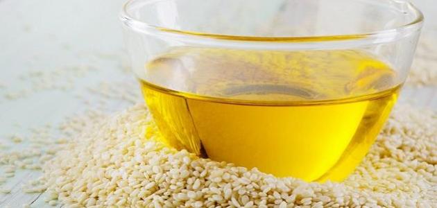 فوائد زيت السمسم للبشرة فوائد زيت السمسم للبشرة