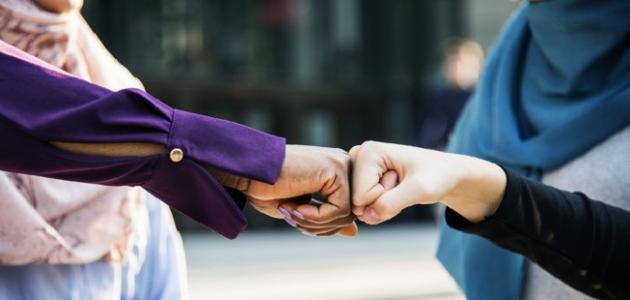 كلام عن أعز صديقة كلام عن أعز صديقة