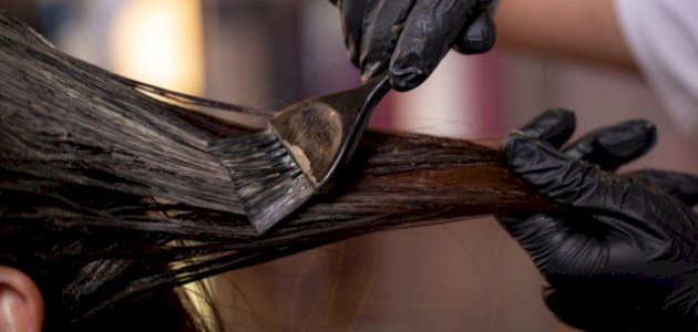 كم مدة الصبغة على الشعر كم مدة الصبغة على الشعر