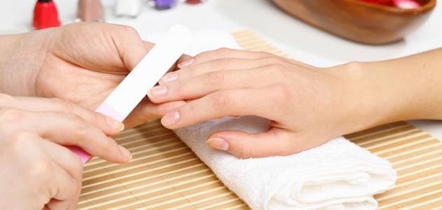 كيفية العناية بالأظافر كيفية العناية بالأظافر