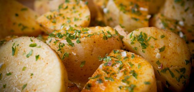 كيفية تحضير بطاطا في الفرن كيفية تحضير بطاطا في الفرن