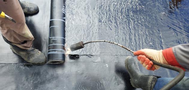 كيفية عزل الأسطح من الماء كيفية عزل الأسطح من الماء