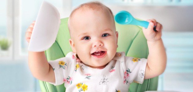 كيف أبدأ في إطعام طفلي الرضيع كيف أبدأ في إطعام طفلي الرضيع