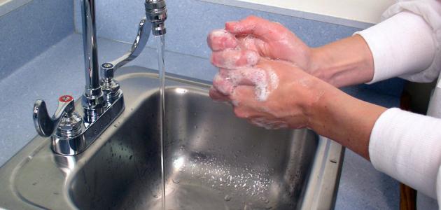 كيف أزيل الصبغة السوداء من يدي كيف أزيل الصبغة السوداء من يدي