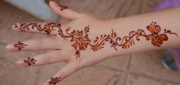 كيف أزيل نقش الحناء كيف أزيل نقش الحناء