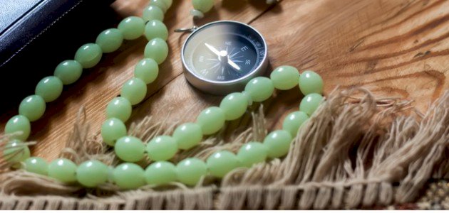 كيف أعرف اتجاه القبلة في بيتي كيف أعرف اتجاه القبلة في بيتي