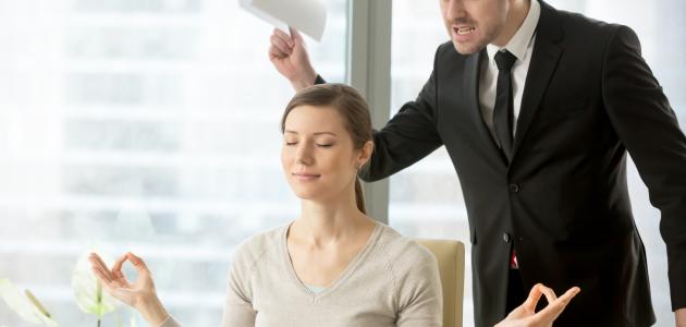 كيف تتعامل مع شخص يكرهك