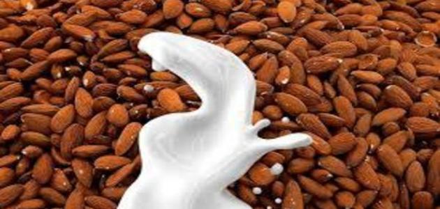 كيف تصنع حليب اللوز بنفسك - فيديو كيف تصنع حليب اللوز بنفسك - فيديو