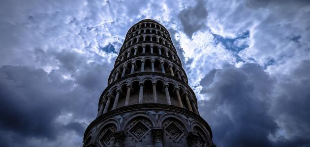 ما طول برج بيزا المائل